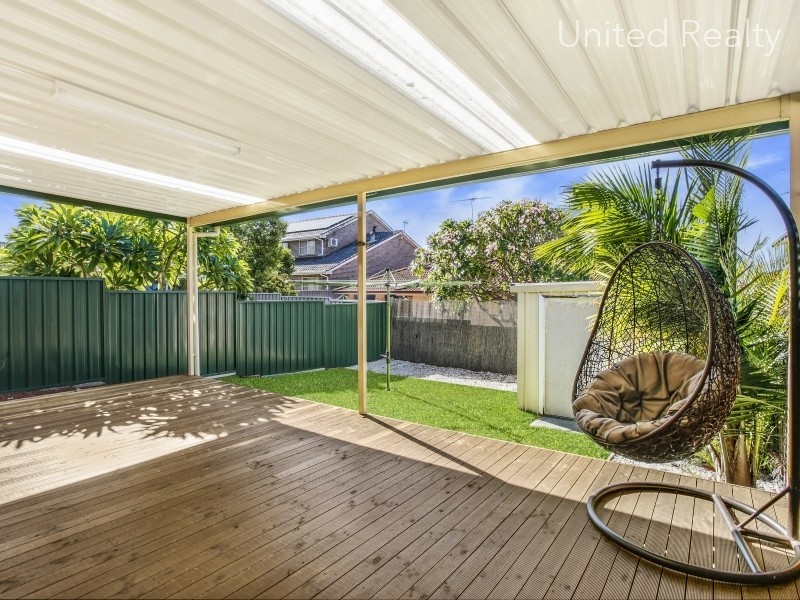 16 Borneo Court, Bossley Park NSW 2176