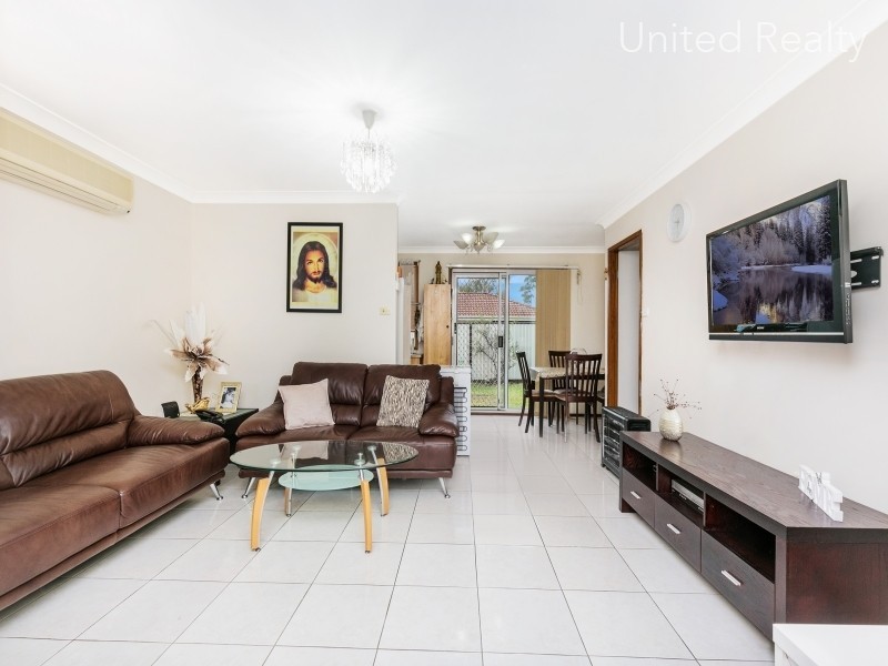 2/65 Cockatiel Circuit, Green Valley NSW 2168