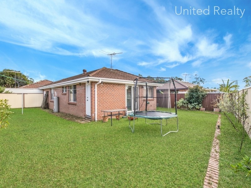 2/65 Cockatiel Circuit, Green Valley NSW 2168