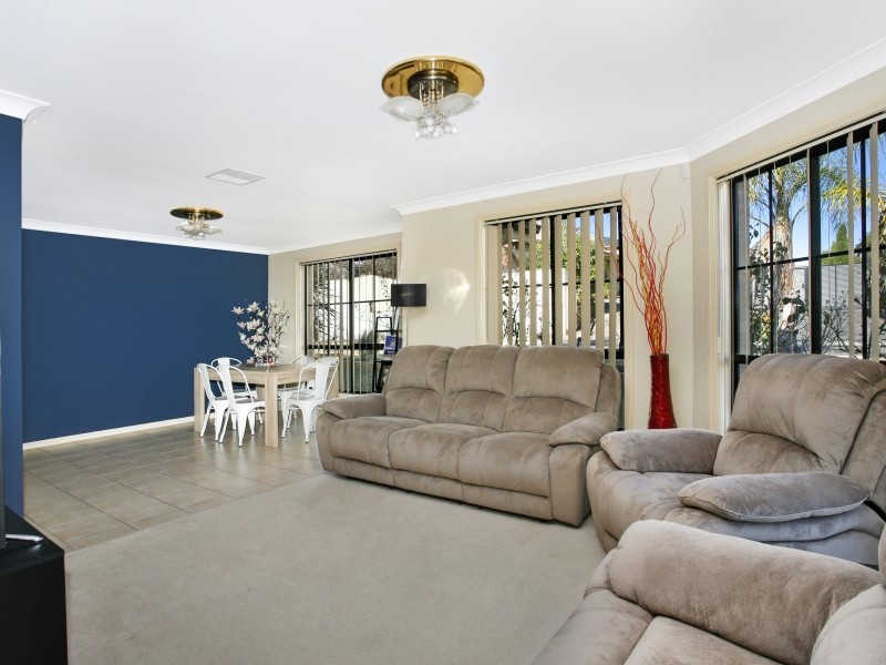 1 Domenico Close, West Hoxton NSW 2171