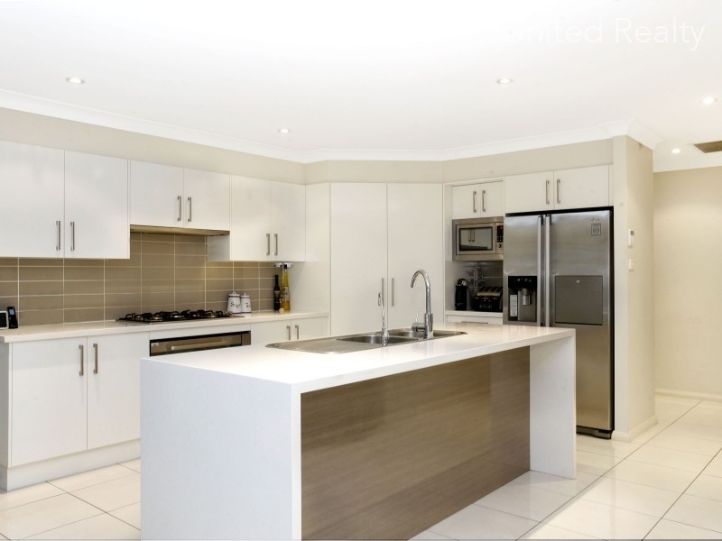 4 Hargrave Avenue, Middleton Grange NSW 2171