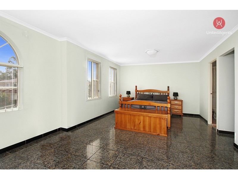 17 Armidale Avenue, Hoxton Park NSW 2171