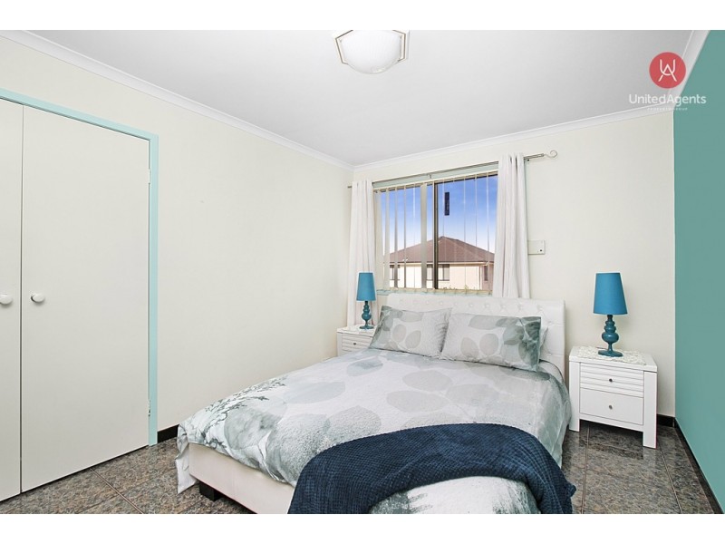 17 Armidale Avenue, Hoxton Park NSW 2171