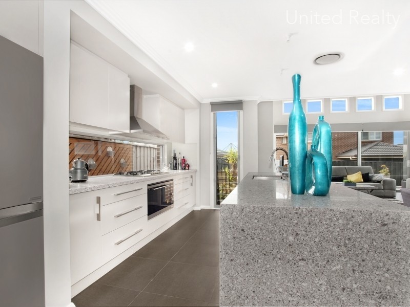 35 Graziers Way, Carnes Hill NSW 2171