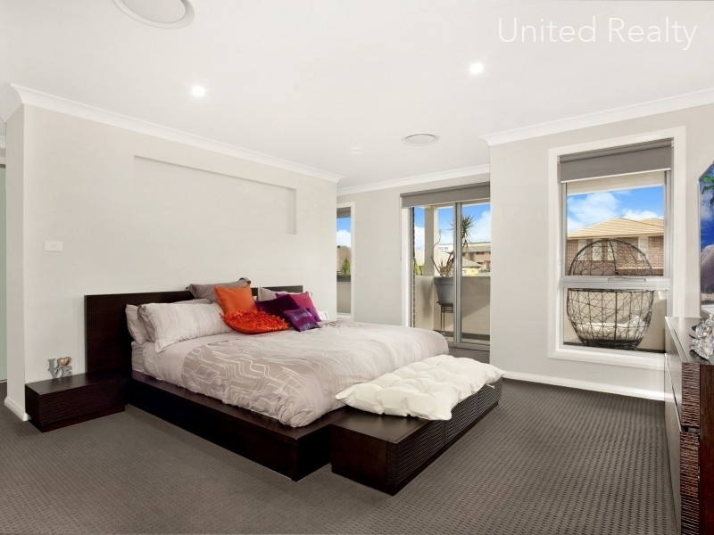 35 Graziers Way, Carnes Hill NSW 2171