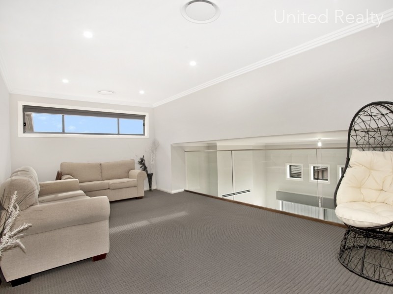 35 Graziers Way, Carnes Hill NSW 2171