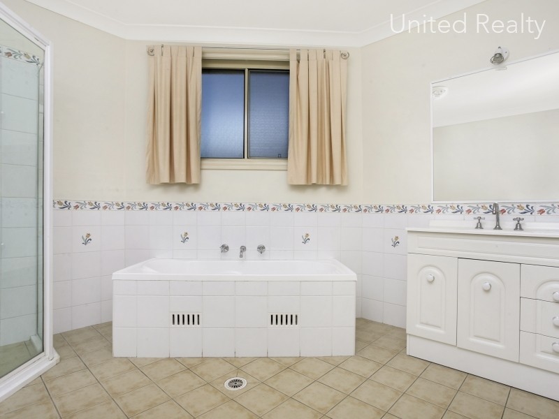 9 Forcett Close, West Hoxton NSW 2171