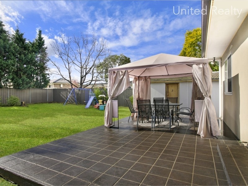 3 Hull Avenue, Lurnea NSW 2170