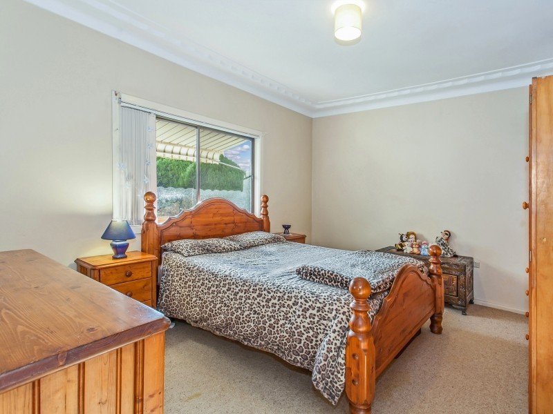 11 ABERCROMBIE STREET, West Wollongong NSW 2500