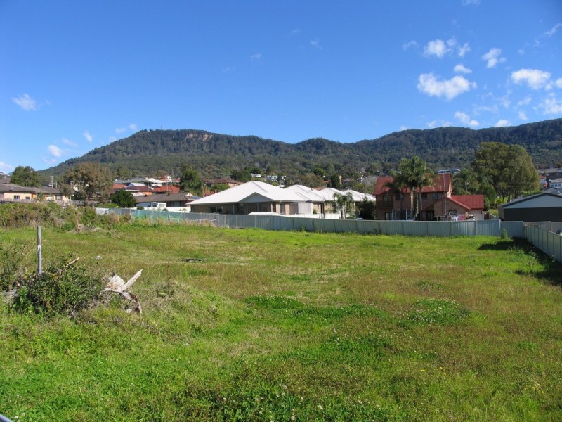 14 Russell Street, Balgownie NSW 2519