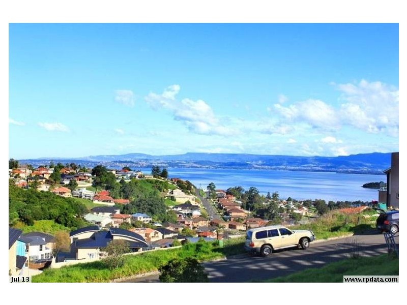 114 Shearwater Drive, Lake Heights NSW 2502
