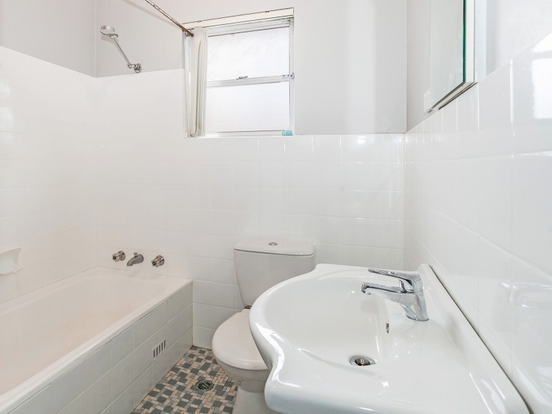 3/2A Moore Street, Gwynneville NSW 2500