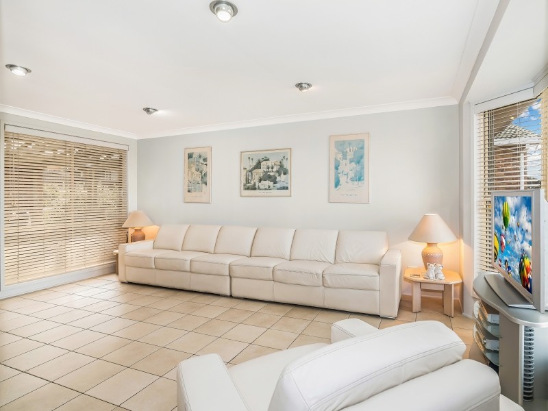 24 Hillside Drive, Albion Park NSW 2527