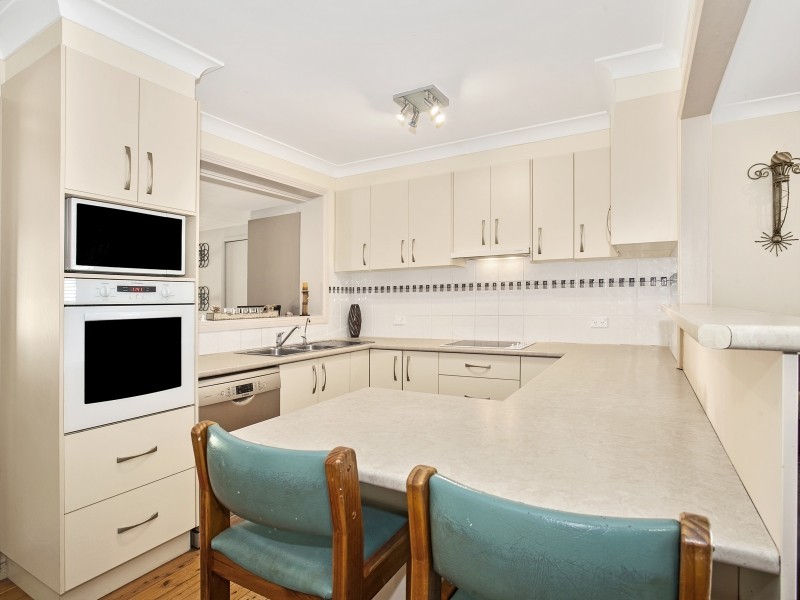 74 Hillside Drive, Albion Park NSW 2527