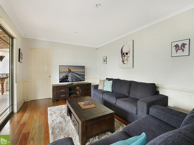 2/52 The Avenue, Mount Saint Thomas NSW 2500