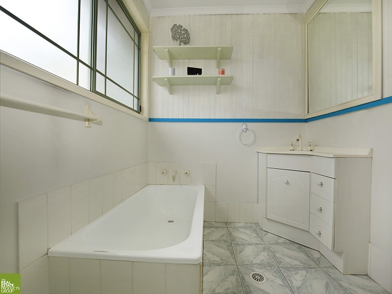 2/52 The Avenue, Mount Saint Thomas NSW 2500