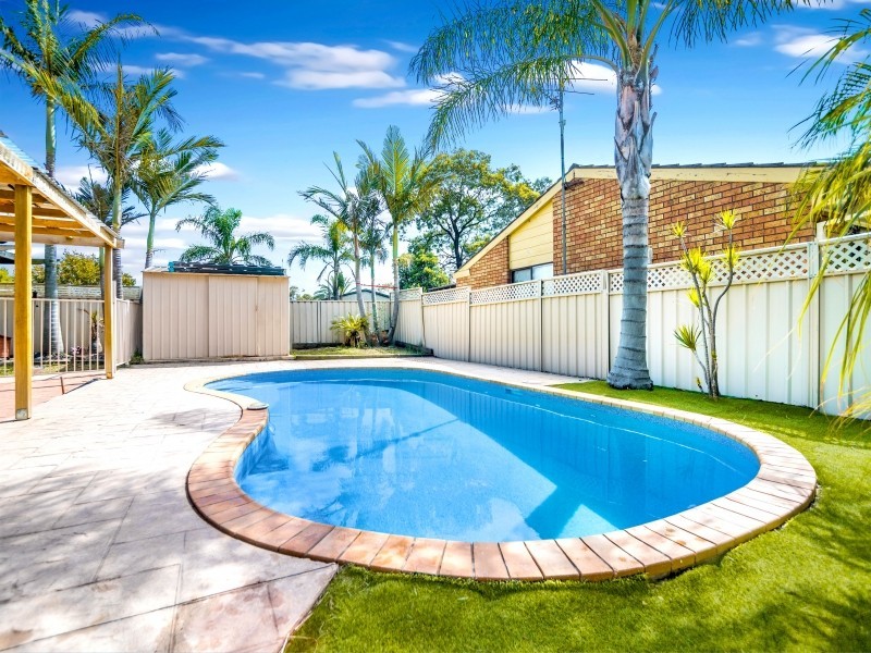 1 Snow Wood Place, Albion Park Rail NSW 2527