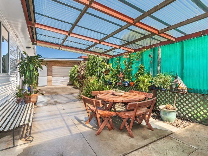 58 The Esplanade, Oak Flats NSW 2529