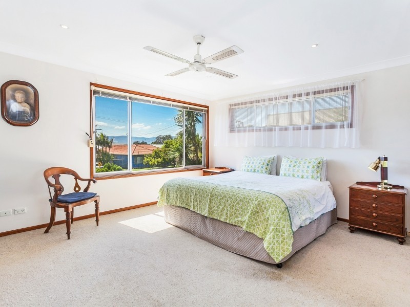 58 The Esplanade, Oak Flats NSW 2529