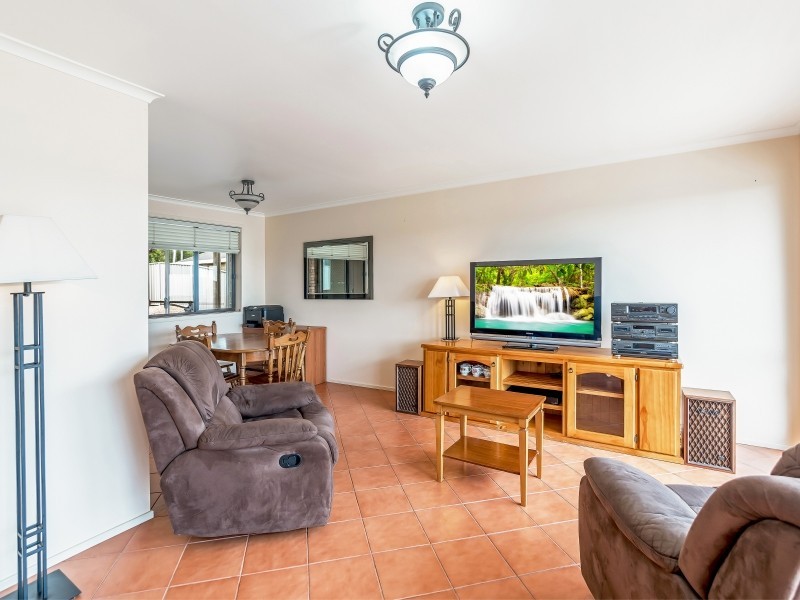 10 Honeysuckle Place, Albion Park Rail NSW 2527