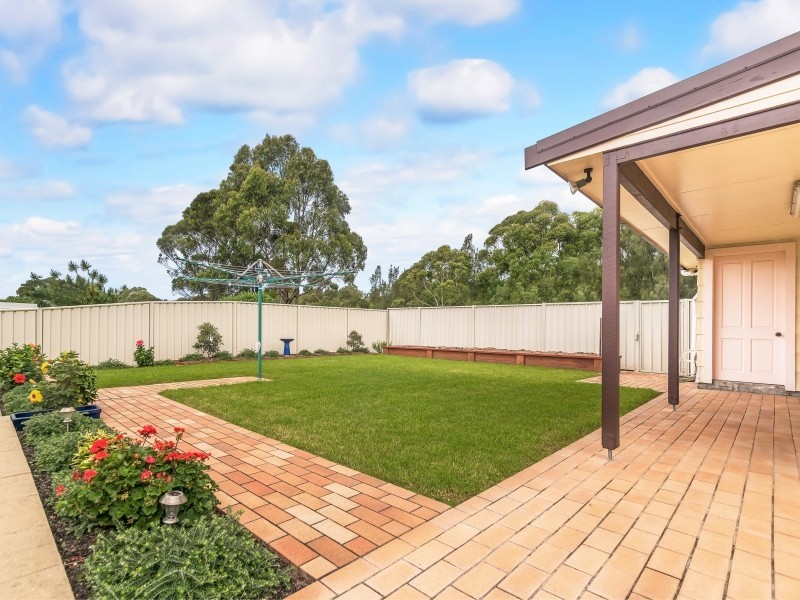 10 Honeysuckle Place, Albion Park Rail NSW 2527