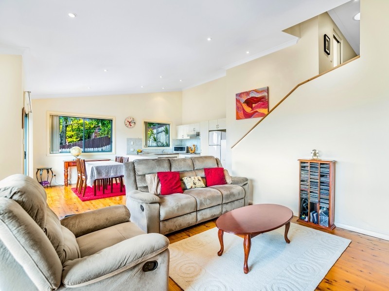 1/14 A Binya Place, Farmborough Heights NSW 2526