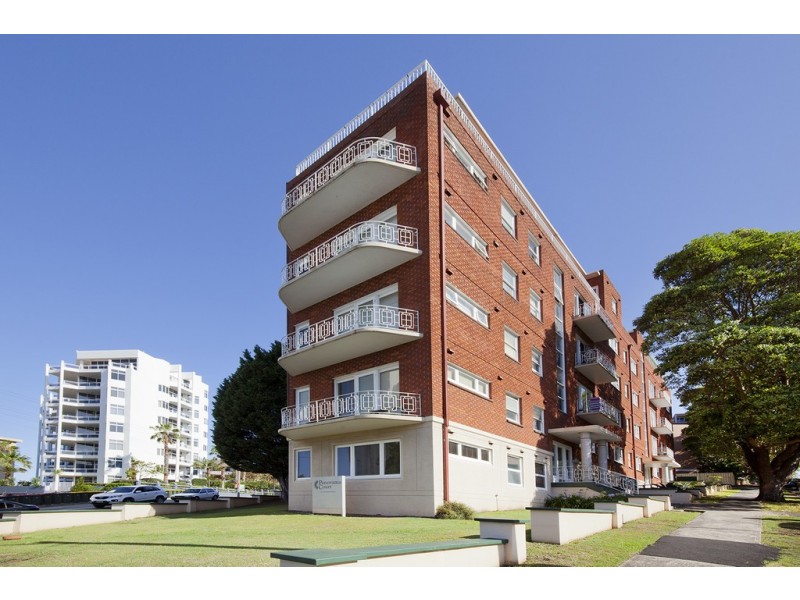 24/2 – 4 Corrimal St, North Wollongong NSW 2500