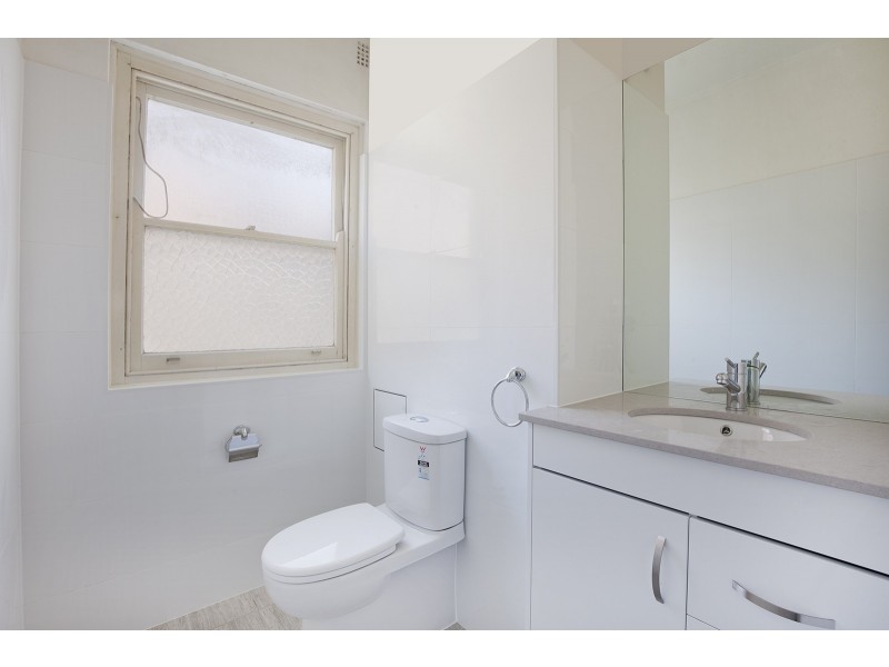 24/2 – 4 Corrimal St, North Wollongong NSW 2500