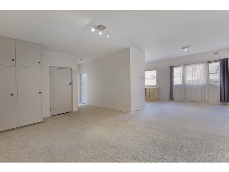 24/2 – 4 Corrimal St, North Wollongong NSW 2500