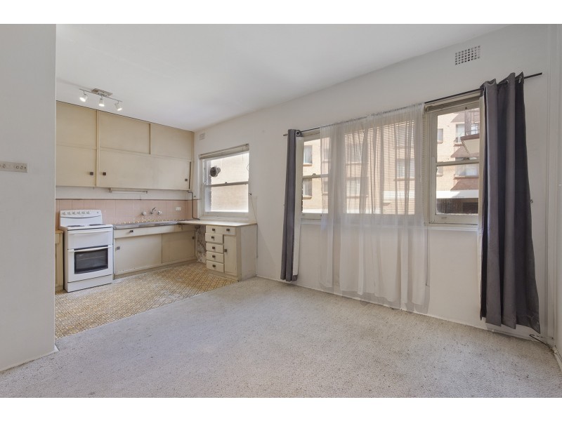 24/2 – 4 Corrimal St, North Wollongong NSW 2500