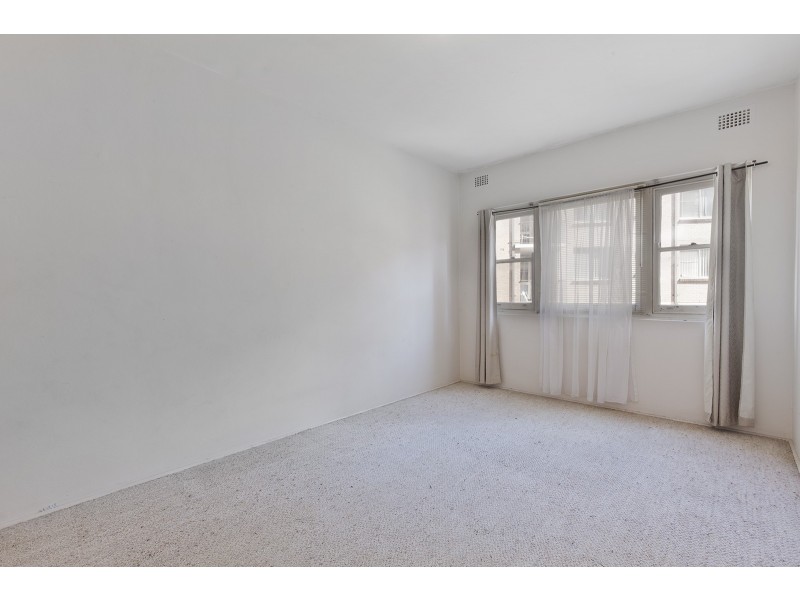 24/2 – 4 Corrimal St, North Wollongong NSW 2500