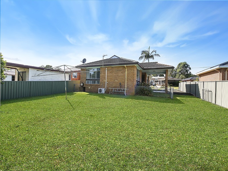 14 Saville Road, Dapto NSW 2530