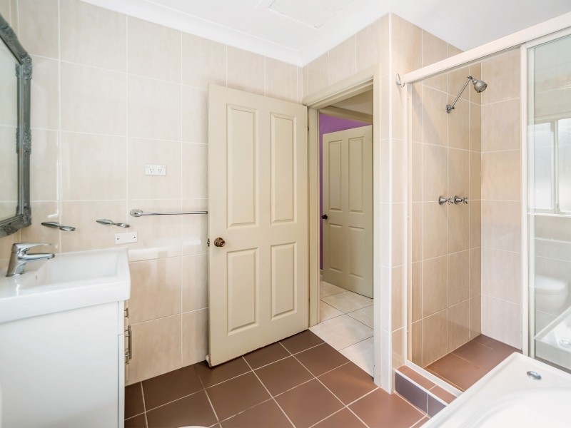 19 Beatus Street, Unanderra NSW 2526