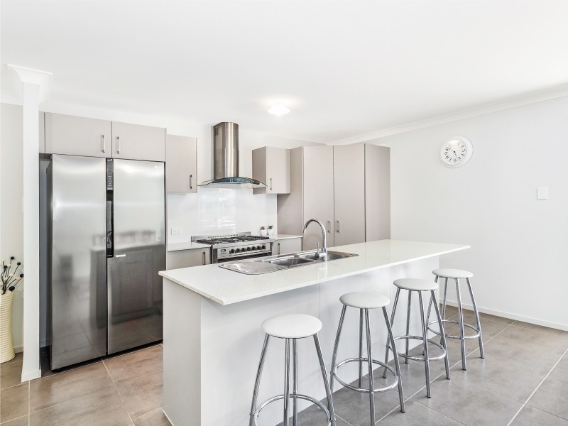 5 Headwater Place, Albion Park NSW 2527