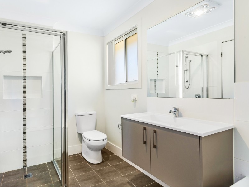 5 Headwater Place, Albion Park NSW 2527