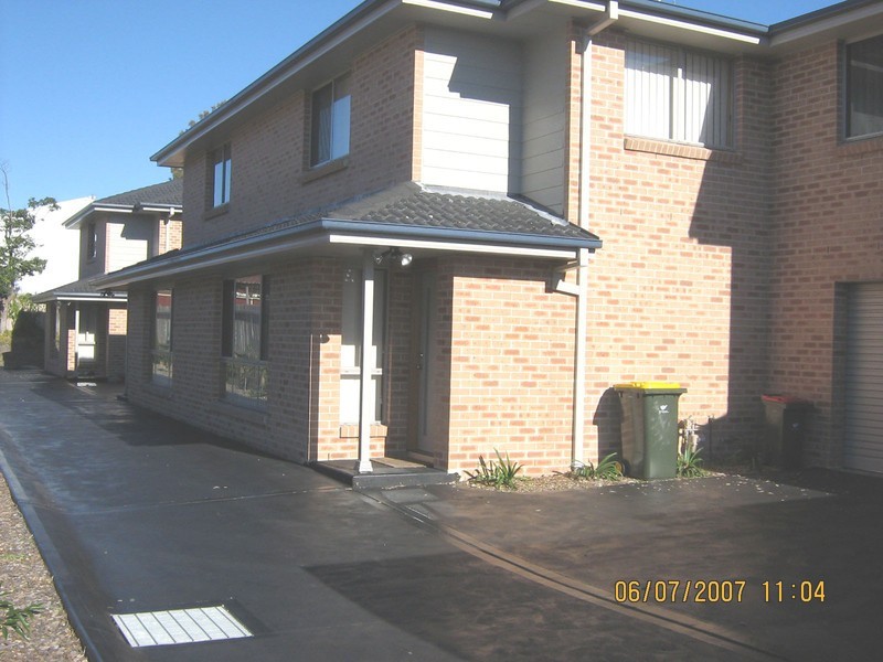 2/6  Miller Street, Coniston NSW 2500