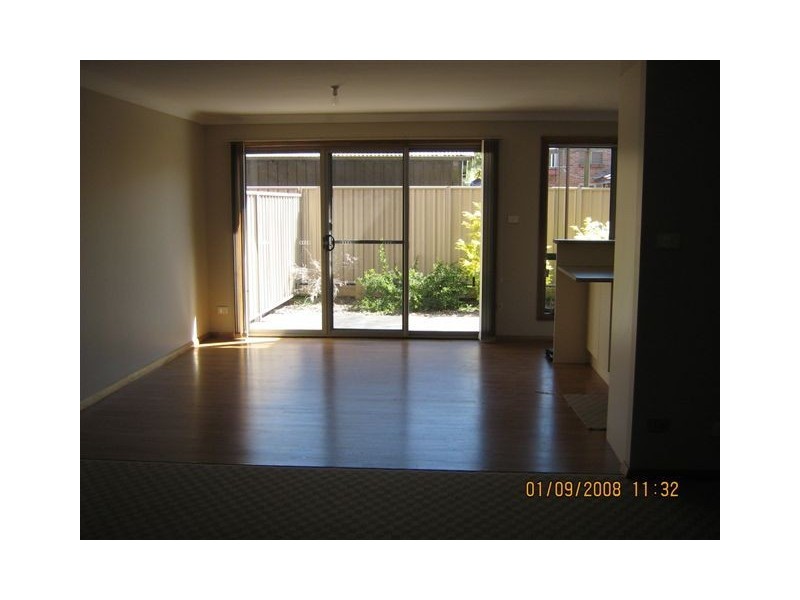 2/6  Miller Street, Coniston NSW 2500