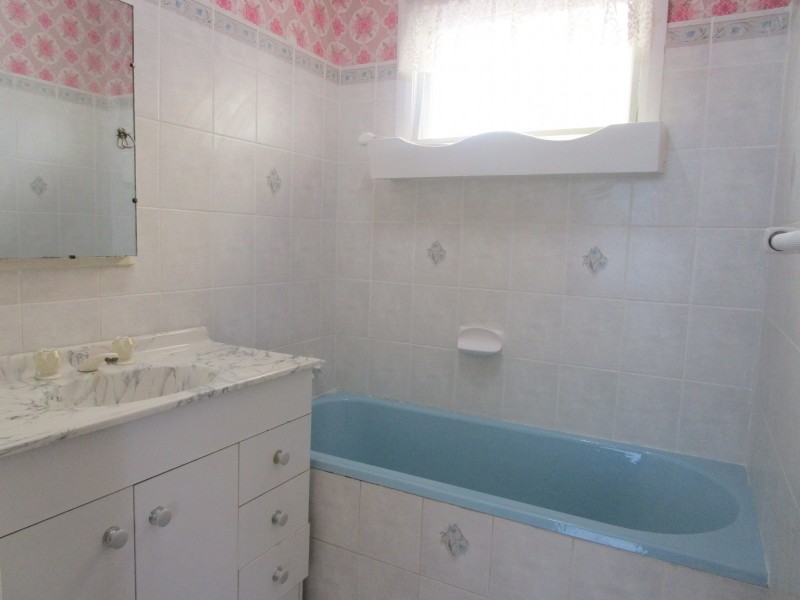 18 Gundarun Street, West Wollongong NSW 2500