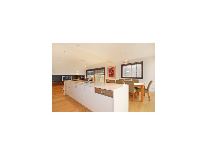 18 Aragan Circuit, Bulli NSW 2516