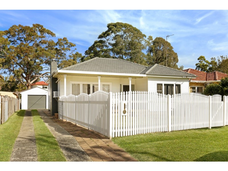 33 Jobson Avenue, Mount Ousley NSW 2519