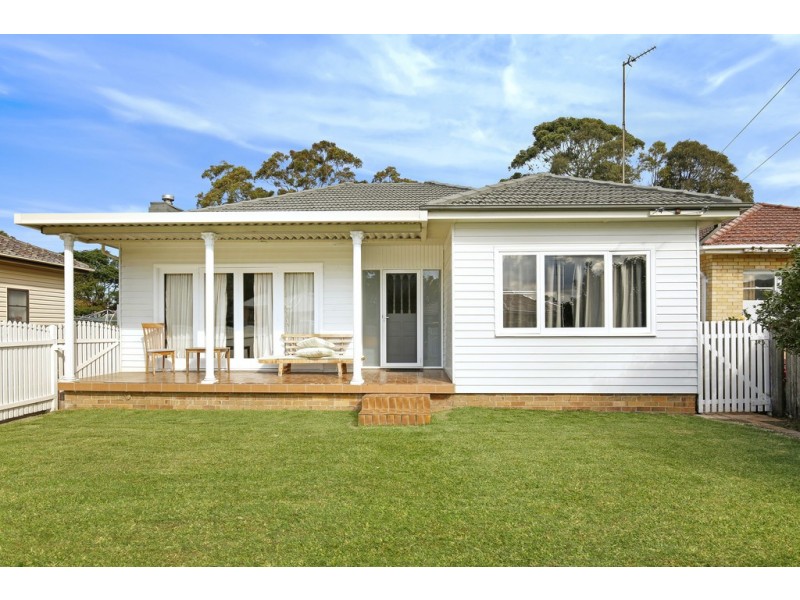 33 Jobson Avenue, Mount Ousley NSW 2519