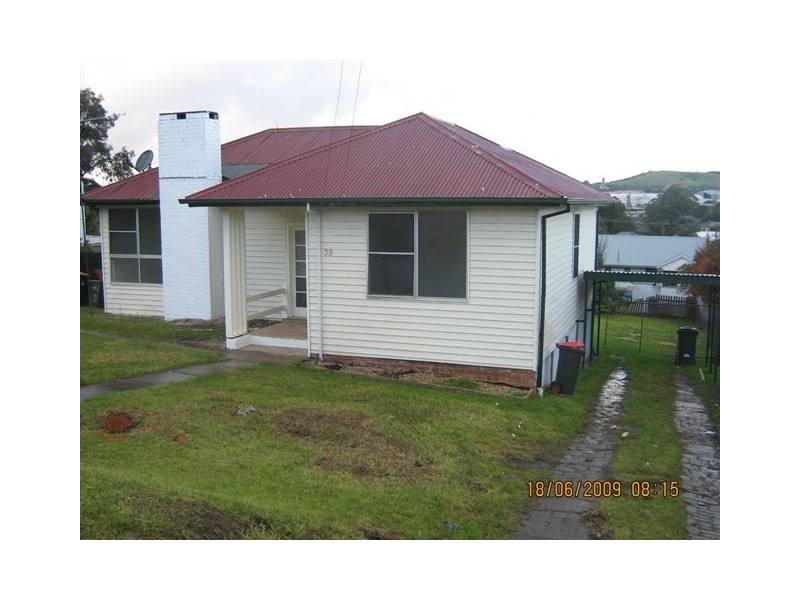 39 Rose Parade, Unanderra NSW 2526