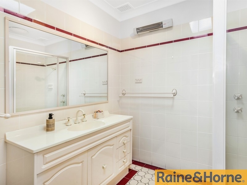 26 Valley Drive, Figtree NSW 2525