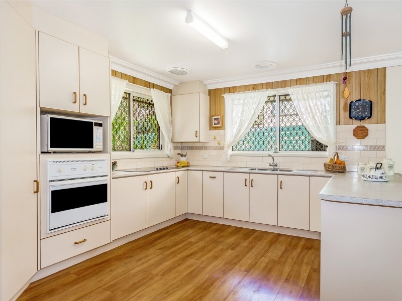 61 Jacaranda Avenue, Figtree NSW 2525