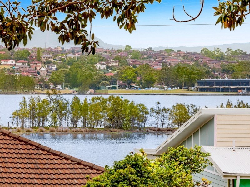 131 Lakeview Parade, Primbee NSW 2502