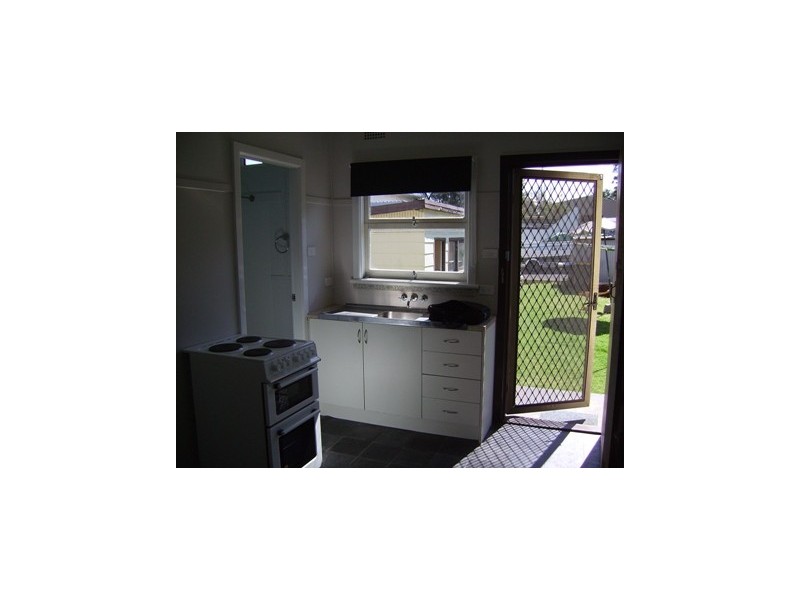 2/2 Albert Street, Corrimal NSW 2518