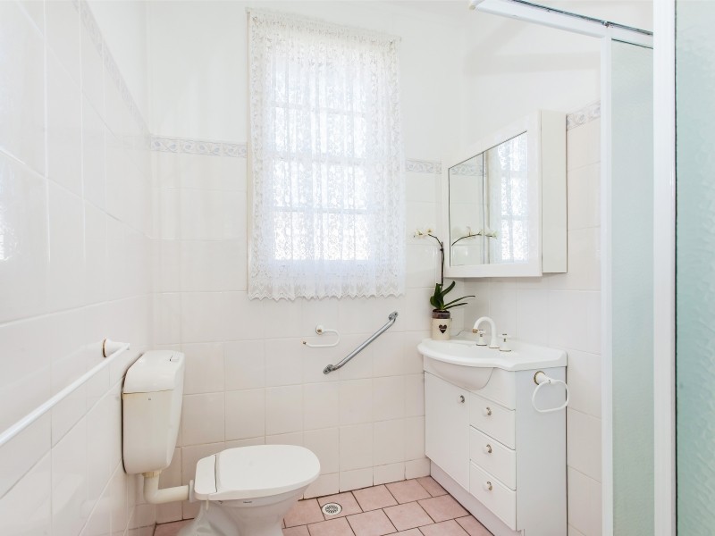 7 Cummins Street, Unanderra NSW 2526