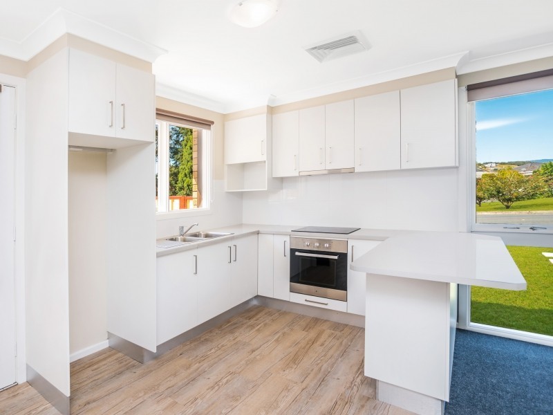 1/56 Thirroul Rd, Kanahooka NSW 2530