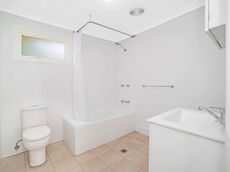 1/56 Thirroul Rd, Kanahooka NSW 2530