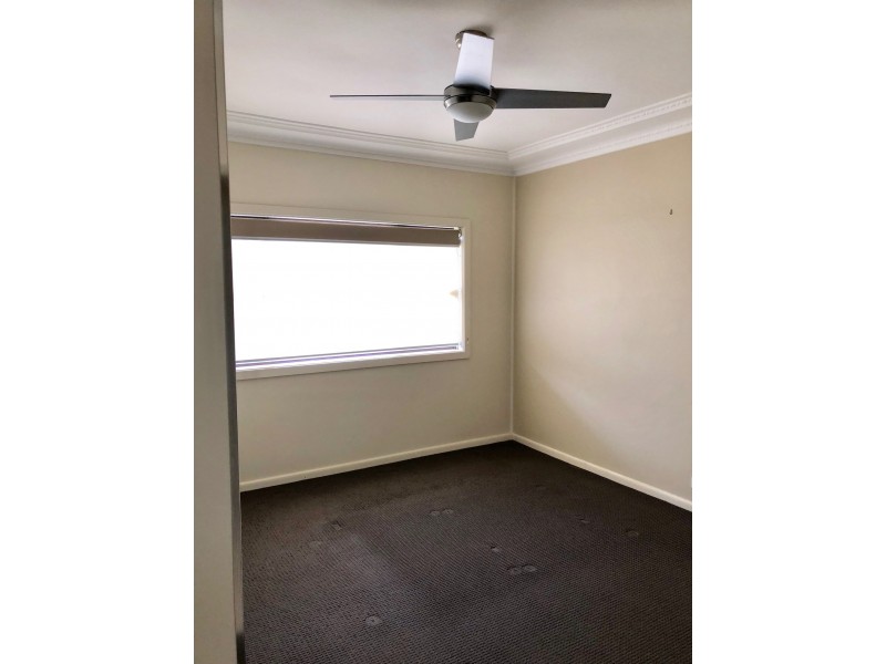 31 Stanleigh Crescent, West Wollongong NSW 2500